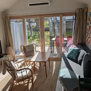 Vakantiehuis Sparkling Newly Built House Close To & Nature, Stockholm